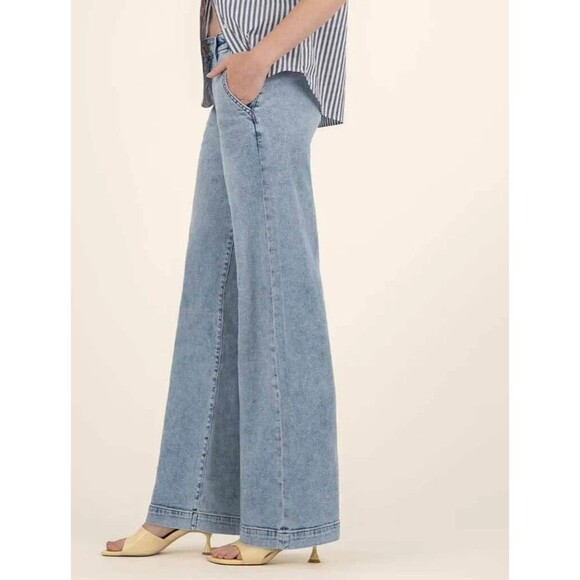 Kut from the Kloth High Waist Wide Leg Trouser Jeans Size 4 Light Wash Retro - Picture 15 of 16